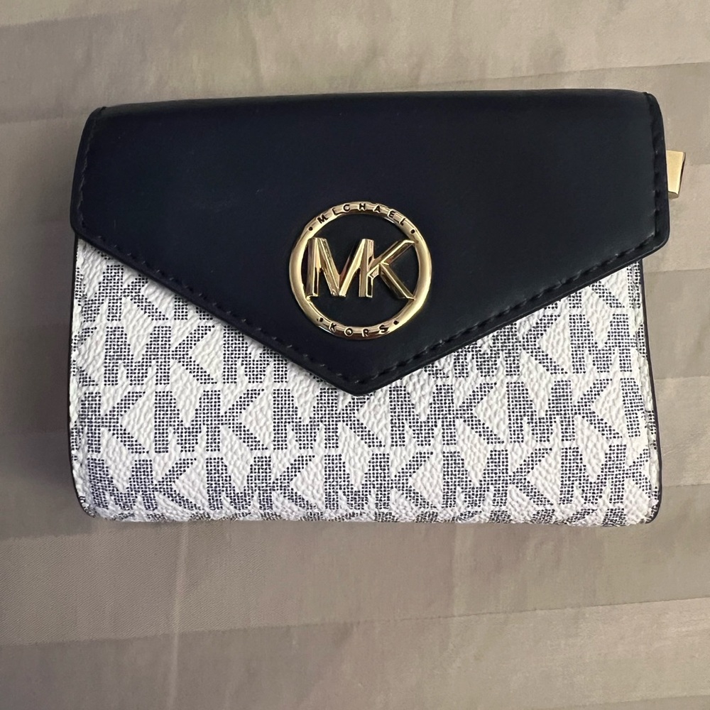 Michael Kors Navy and White Women's Bag